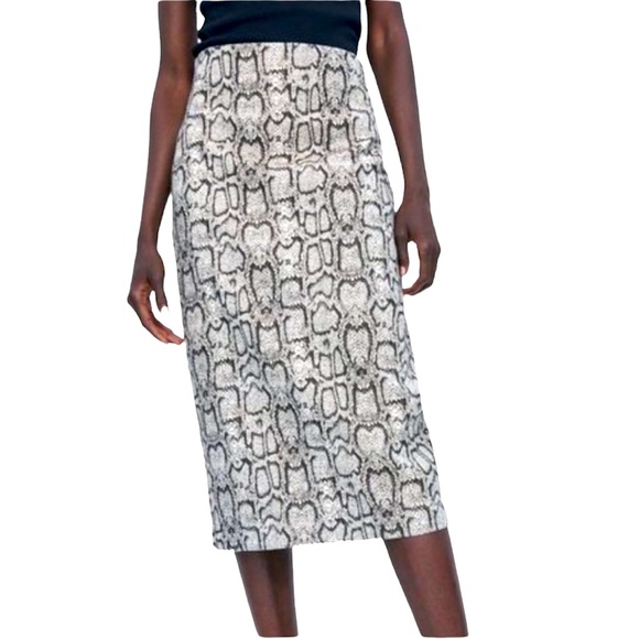 🔥NEW ZARA Snakeskin Skirt - Picture 1 of 6